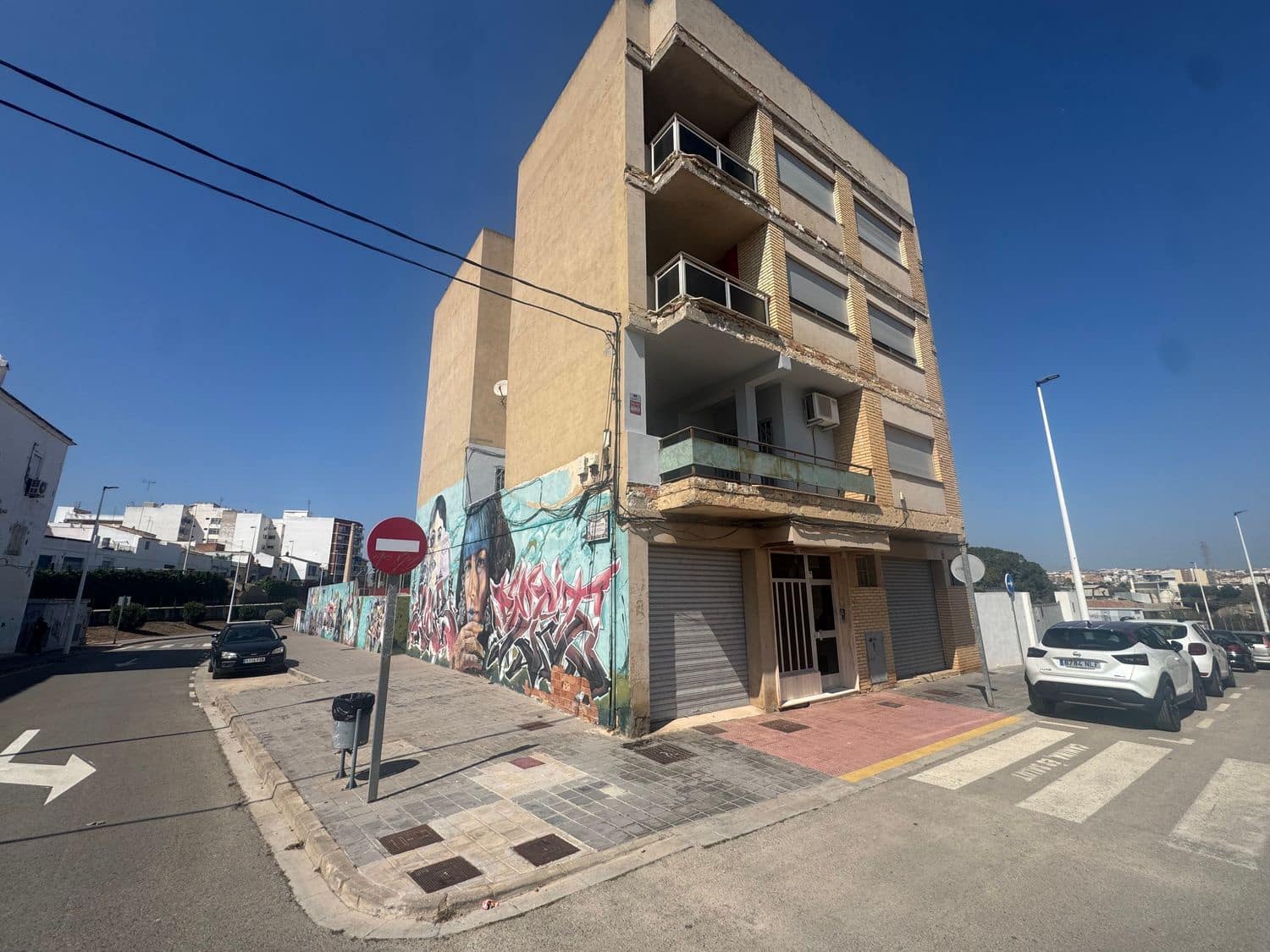 Comercial para venda em Manises - 155 000 € (Ref: 9741639)