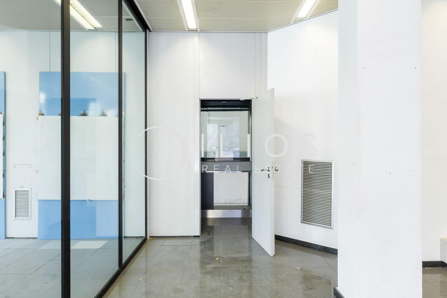 Local Commercial à louer à Valence ville - 2 500 € (Ref: 9741640)