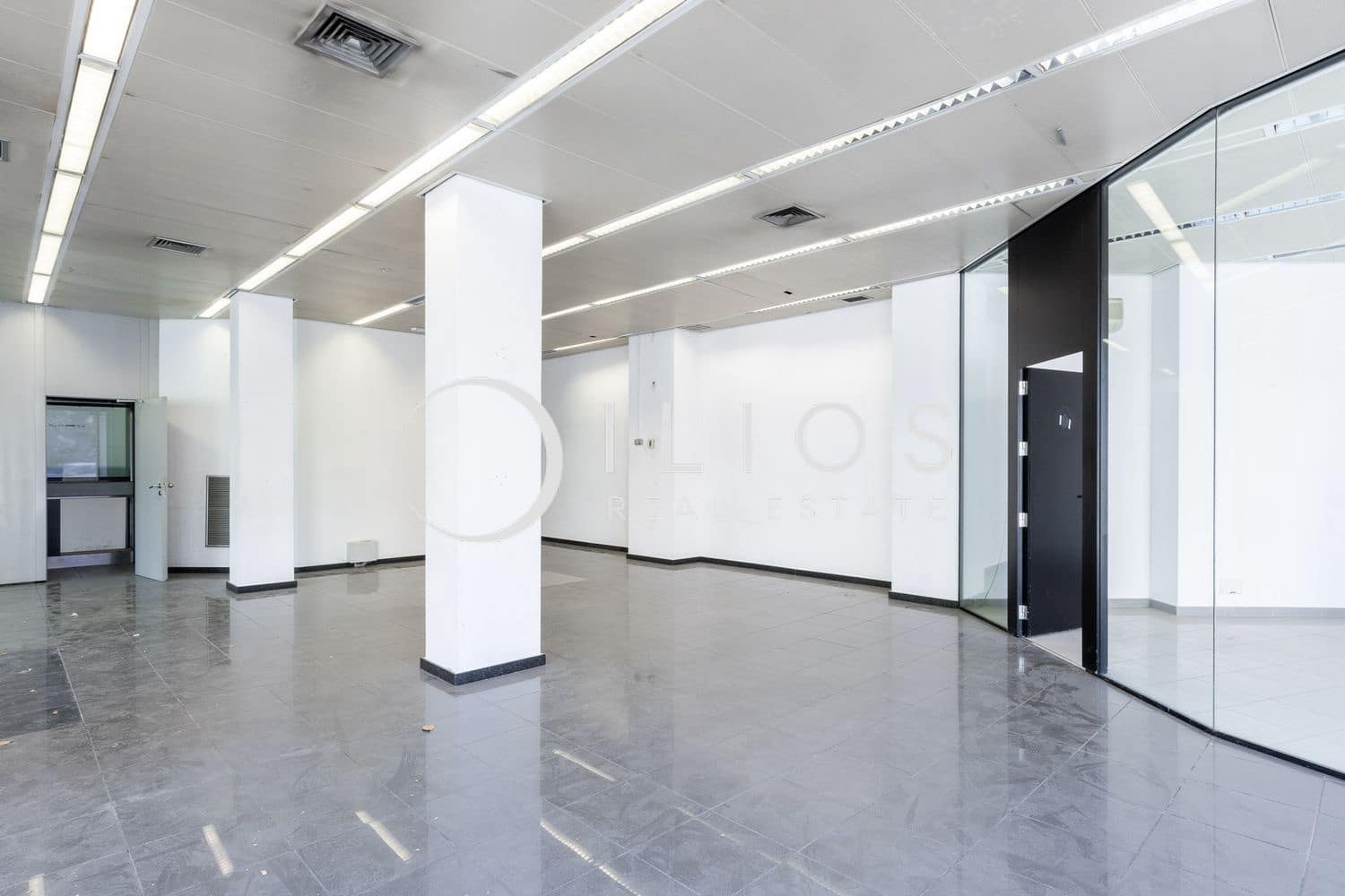 Local Commercial à louer à Valence ville - 2 500 € (Ref: 9741640)