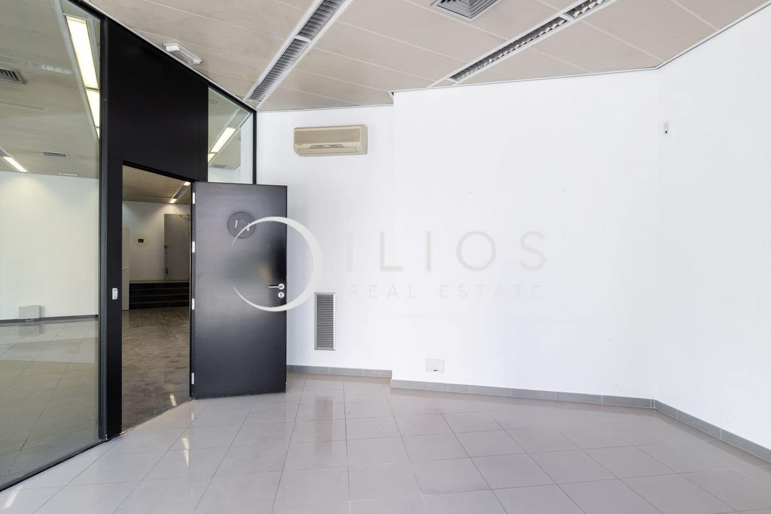 Local Commercial à louer à Valence ville - 2 500 € (Ref: 9741640)