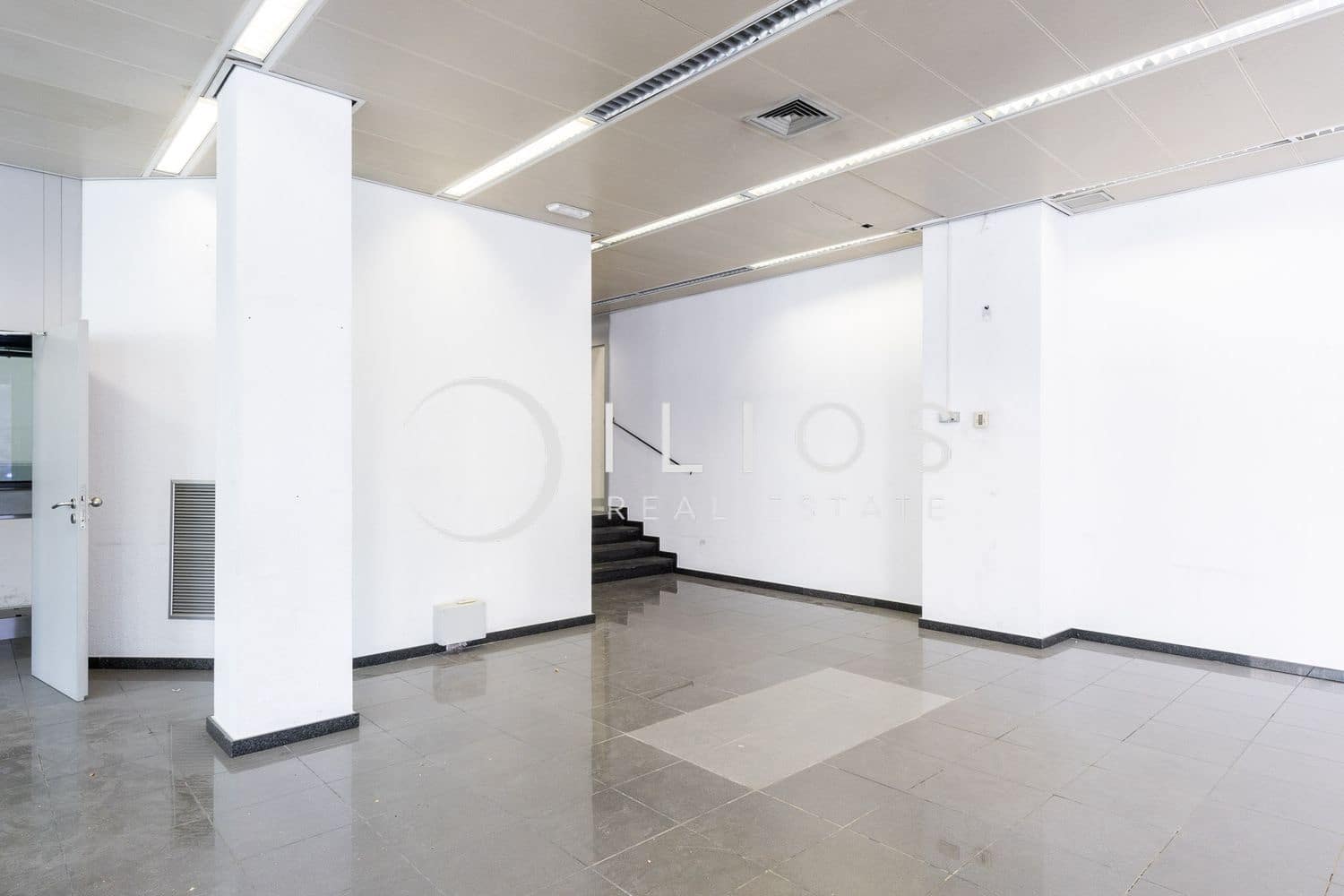 Local Commercial à louer à Valence ville - 2 500 € (Ref: 9741640)