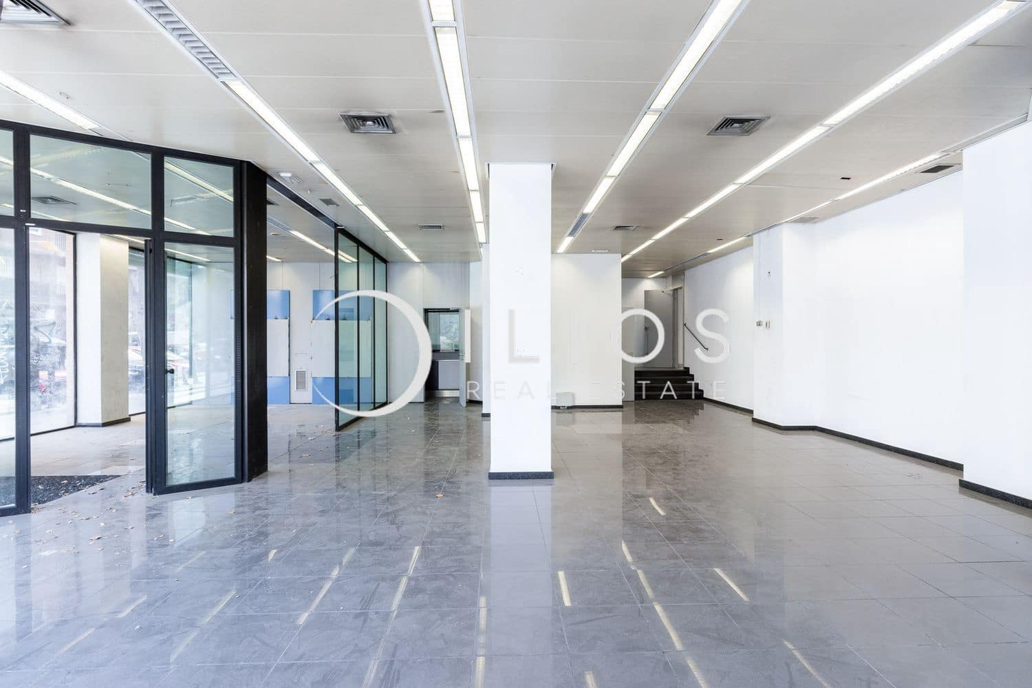 Local Commercial à louer à Valence ville - 2 500 € (Ref: 9741640)