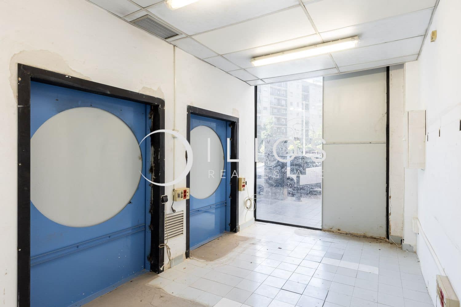 Local Commercial à louer à Valence ville - 2 500 € (Ref: 9741640)