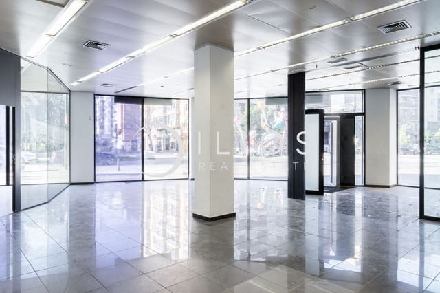 Local Commercial à louer à En Corts, Valence ville - 2 500 € (Ref: 9741640)