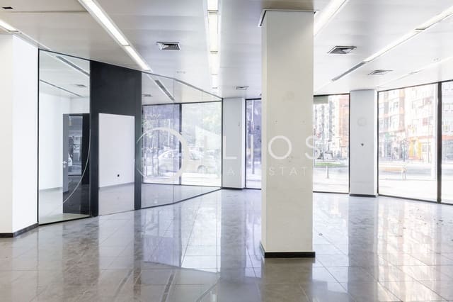 Local Commercial à louer à En Corts, Valence ville - 2 500 € (Ref: 9741640)