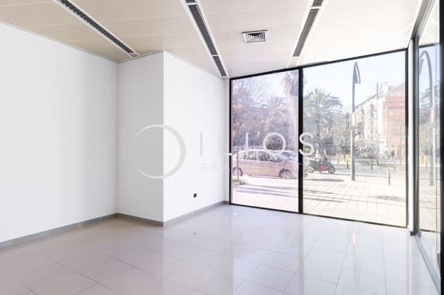 Local Commercial à louer à En Corts, Valence ville - 2 500 € (Ref: 9741640)