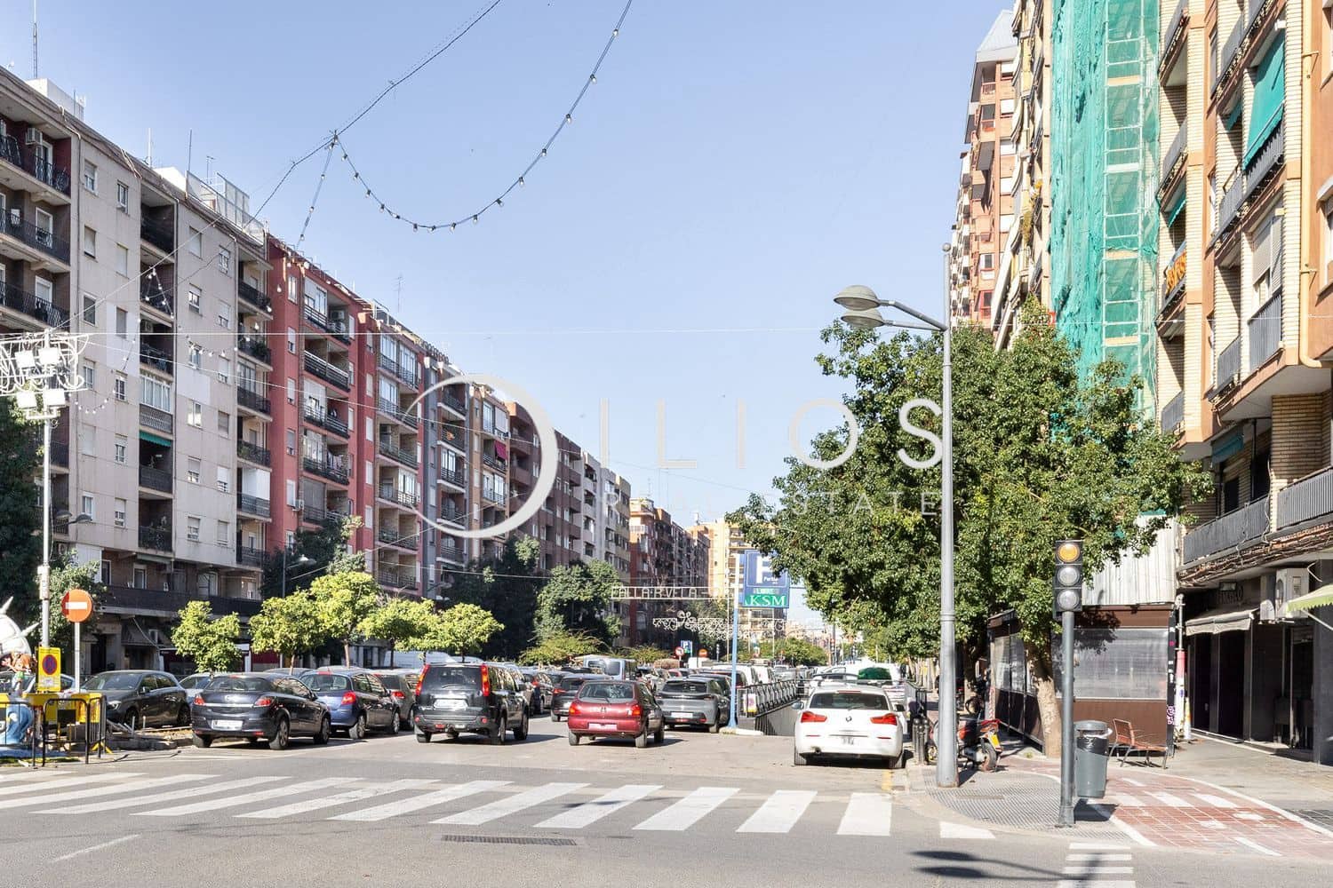 Local Commercial à louer à Valence ville - 2 500 € (Ref: 9741640)