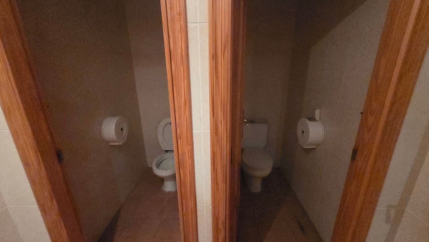 Commercial for sale in Valencia city - € 385,000 (Ref: 9801285)