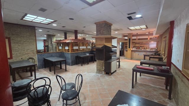 Commercial for sale in La Carrasca, Valencia city - € 385,000 (Ref: 9801285)