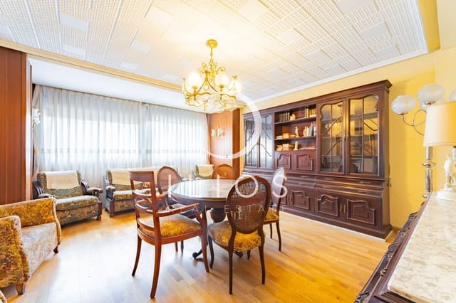 3 bedroom Apartment for sale in Mestalla, Valencia city - € 410,000 (Ref: 9807882)