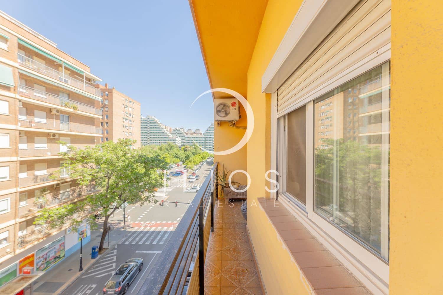 5 bedroom Apartment for sale in Valencia city - € 359,000 (Ref: 9839077)