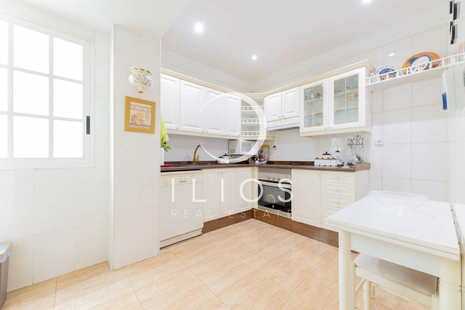 5 bedroom Apartment for sale in Valencia city - € 359,000 (Ref: 9839077)