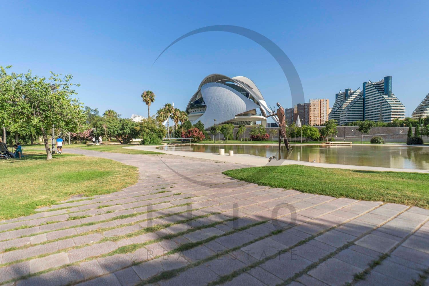 5 bedroom Apartment for sale in Valencia city - € 359,000 (Ref: 9839077)