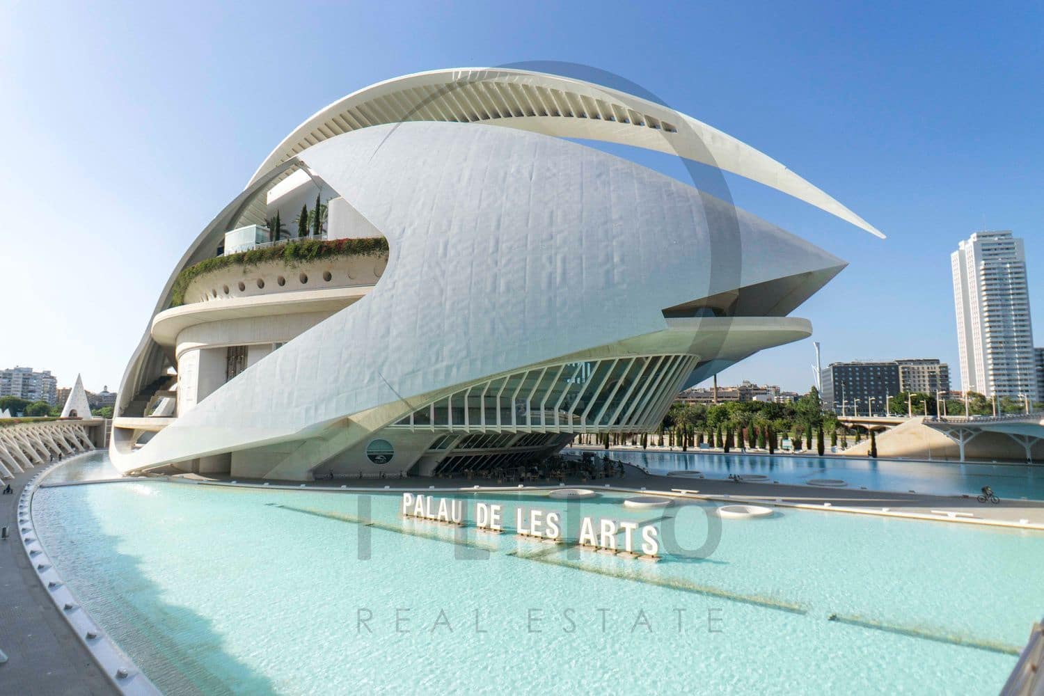 5 bedroom Apartment for sale in Valencia city - € 359,000 (Ref: 9839077)
