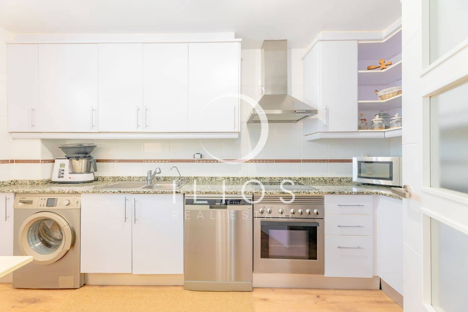 Apartamento de 3 habitaciones en Chiva en venta con piscina - 285.000 € (Ref: 9858064)