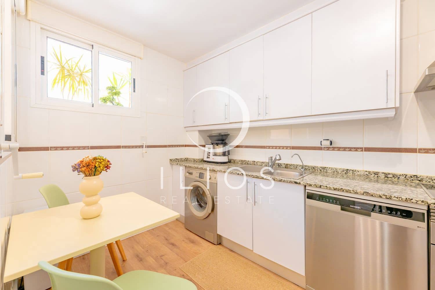 Apartamento de 3 habitaciones en Chiva en venta con piscina - 285.000 € (Ref: 9858064)