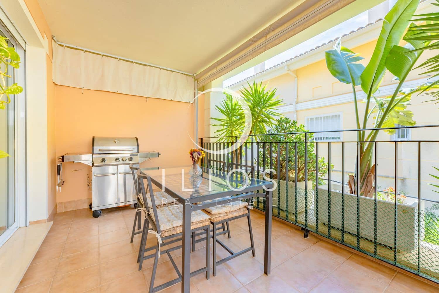 Apartamento de 3 habitaciones en Chiva en venta con piscina - 285.000 € (Ref: 9858064)