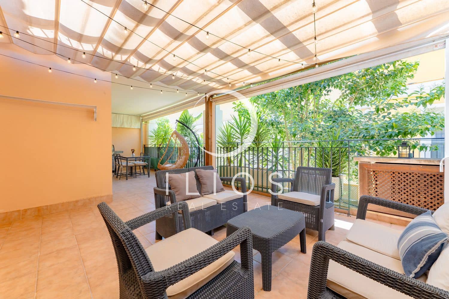 Apartamento de 3 habitaciones en Chiva en venta con piscina - 285.000 € (Ref: 9858064)