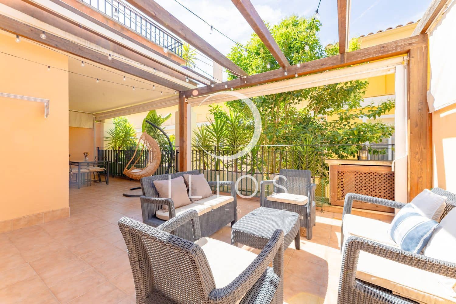 Apartamento de 3 habitaciones en Chiva en venta con piscina - 285.000 € (Ref: 9858064)