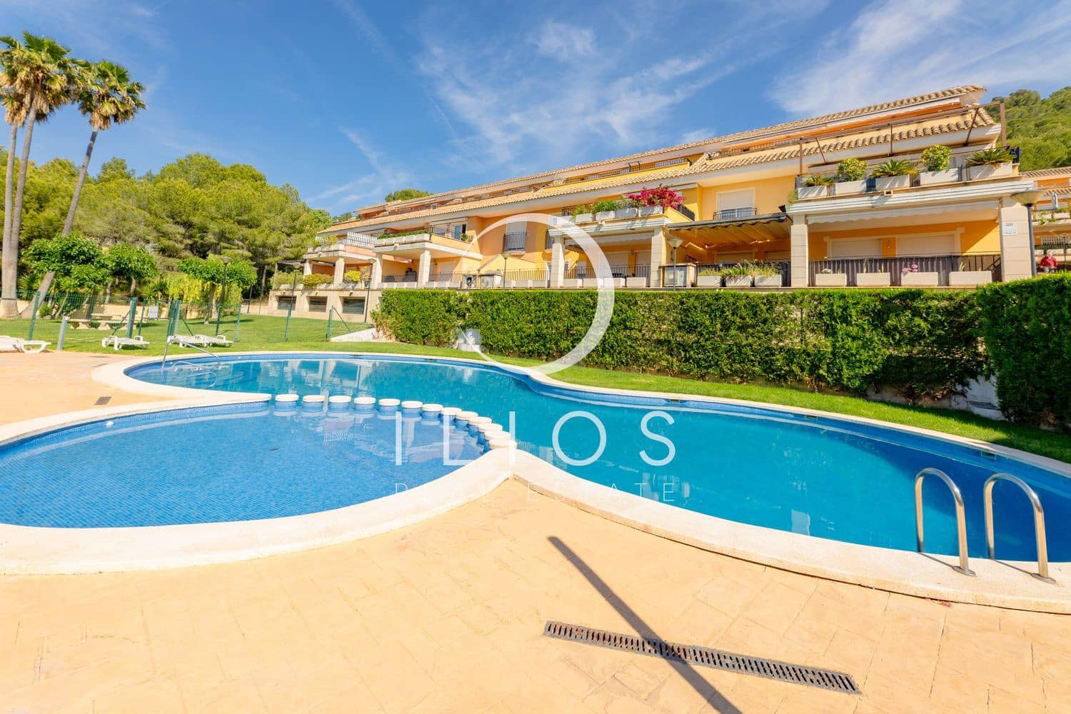 Apartamento de 3 habitaciones en Chiva en venta con piscina - 285.000 € (Ref: 9858064)