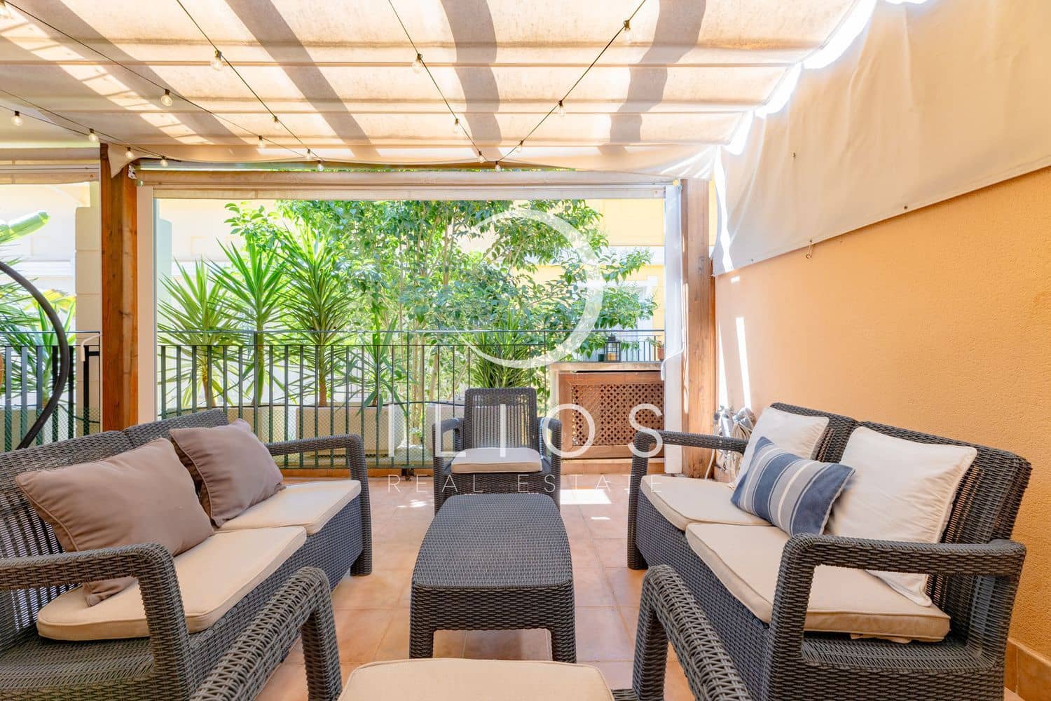 Apartamento de 3 habitaciones en Chiva en venta con piscina - 285.000 € (Ref: 9858064)