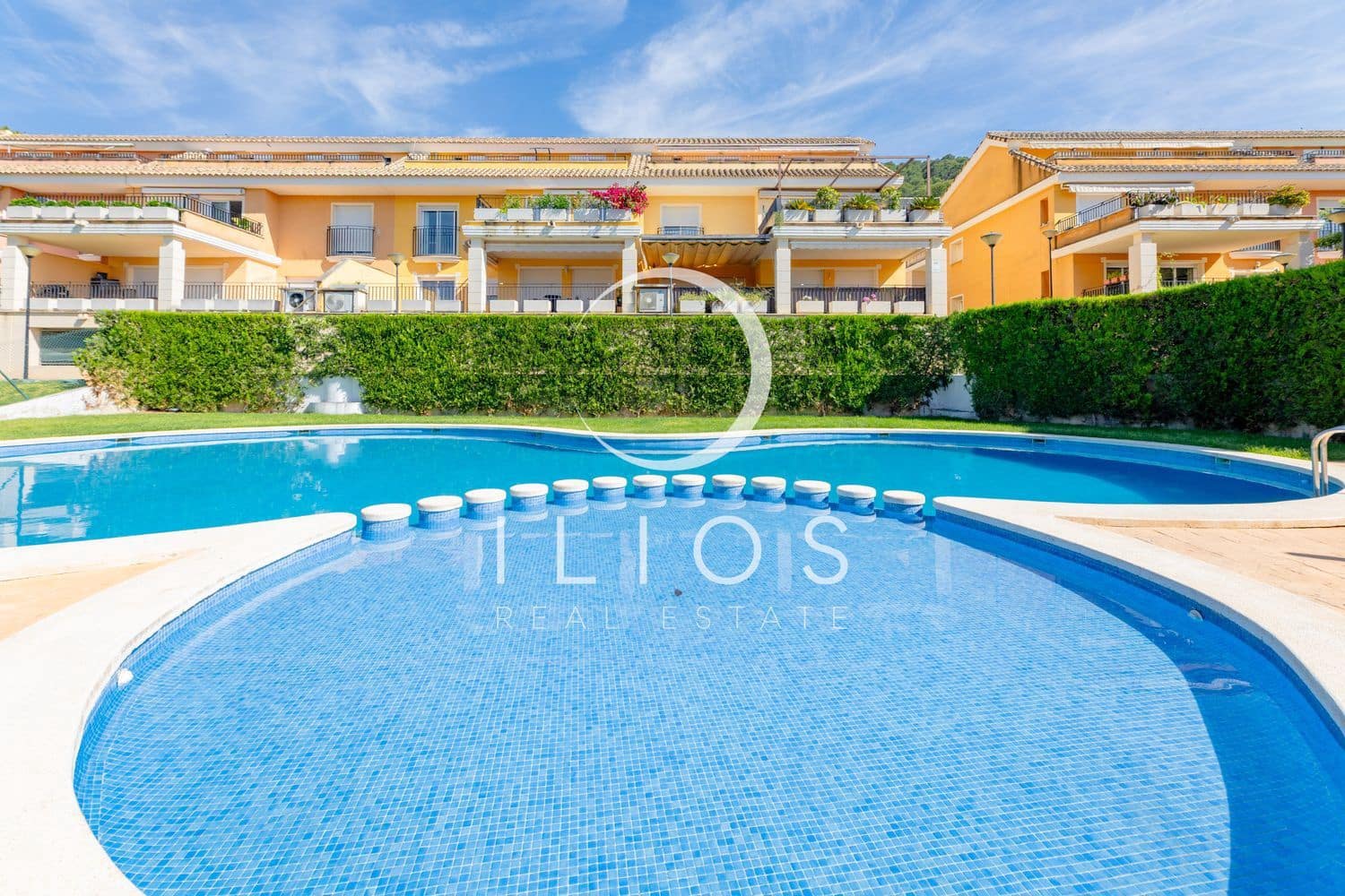 Apartamento de 3 habitaciones en Chiva en venta con piscina - 285.000 € (Ref: 9858064)