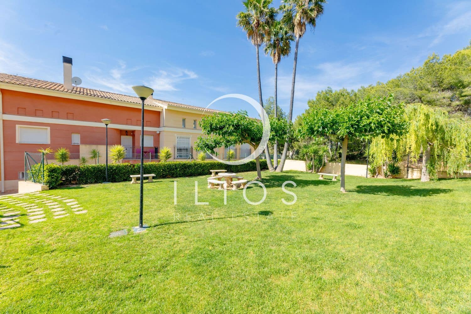 Apartamento de 3 habitaciones en Chiva en venta con piscina - 285.000 € (Ref: 9858064)