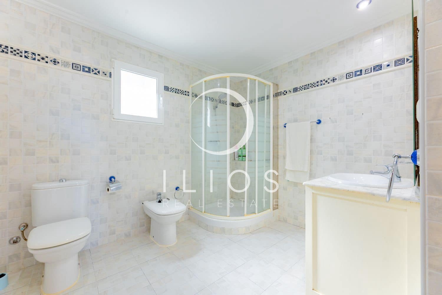4 bedroom Villa for sale in Vilamarxant / Villamarchante with pool - € 269,000 (Ref: 9869949)