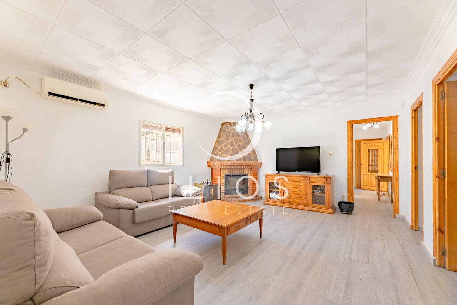 4 bedroom Villa for sale in Vilamarxant / Villamarchante with pool - € 269,000 (Ref: 9869949)