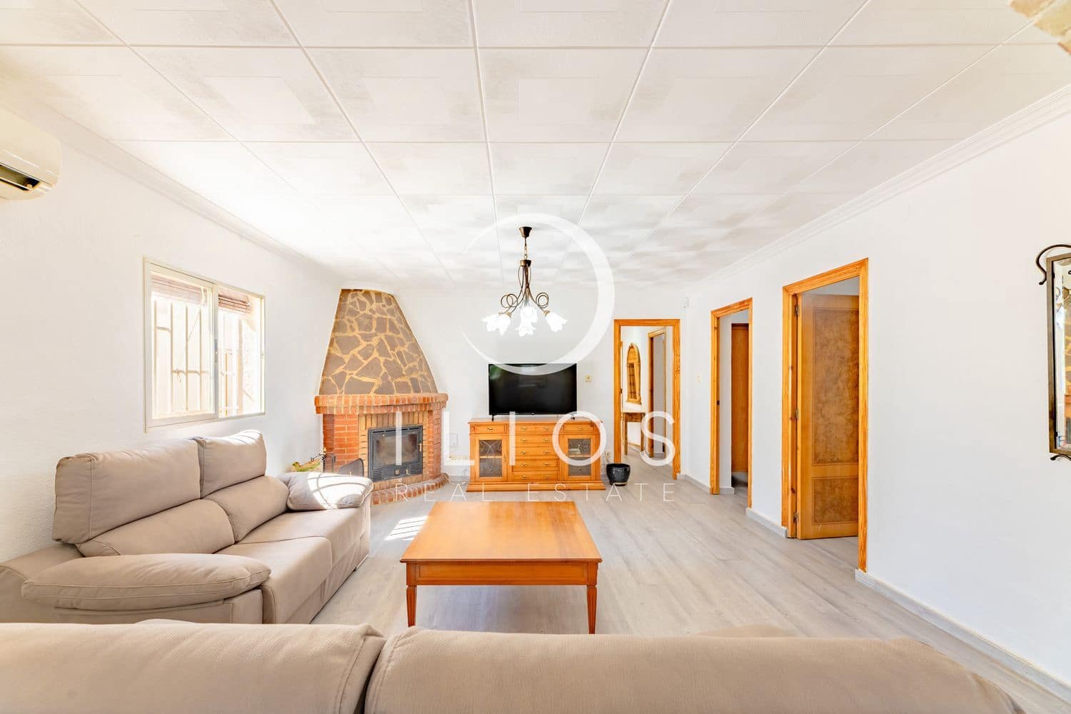 4 bedroom Villa for sale in Vilamarxant / Villamarchante with pool - € 269,000 (Ref: 9869949)