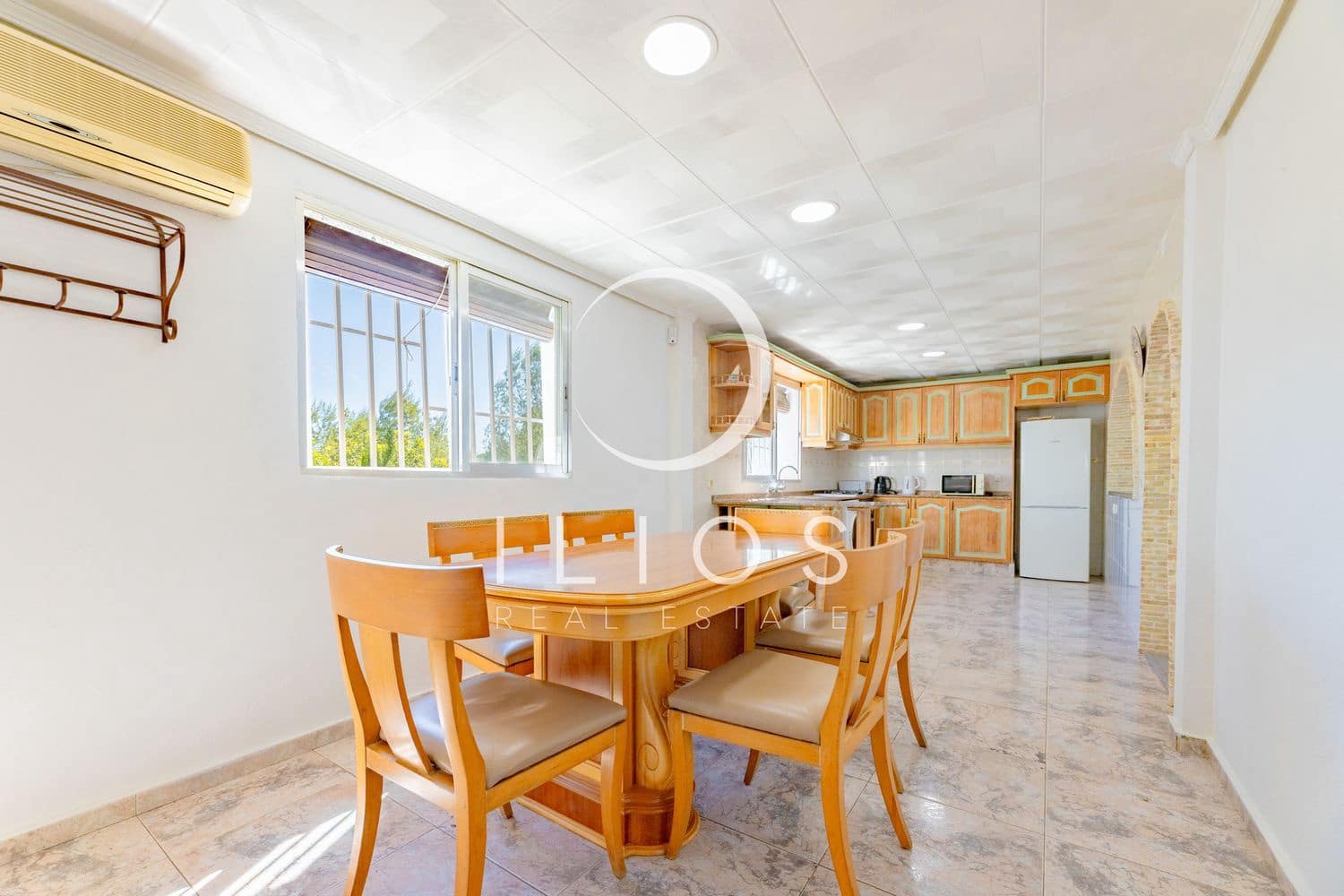 4 bedroom Villa for sale in Vilamarxant / Villamarchante with pool - € 269,000 (Ref: 9869949)