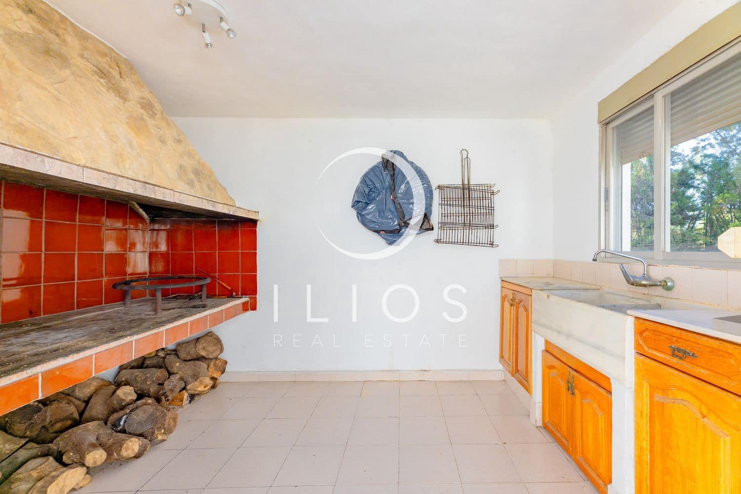 4 bedroom Villa for sale in Vilamarxant / Villamarchante with pool - € 269,000 (Ref: 9869949)