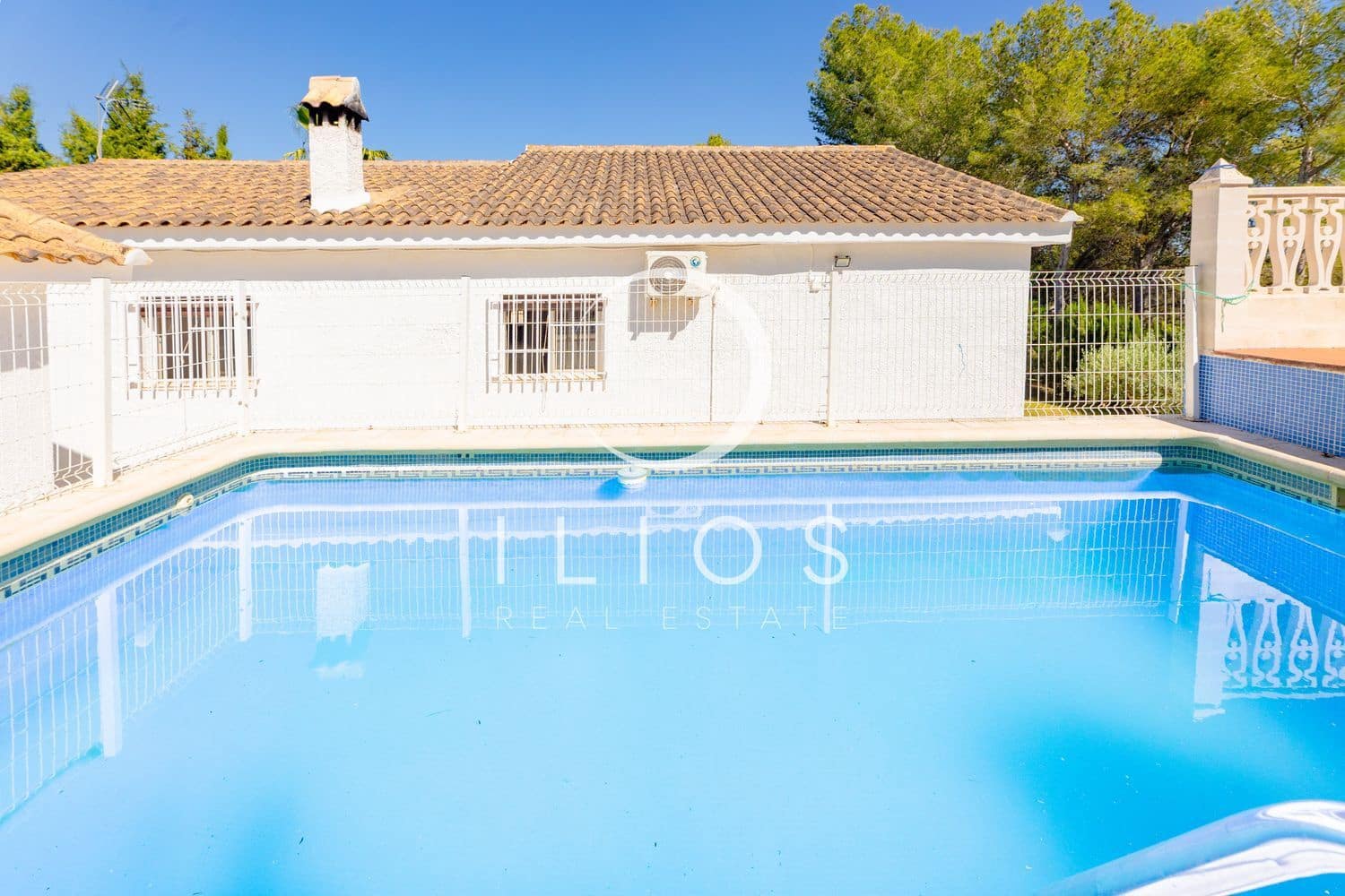 4 bedroom Villa for sale in Vilamarxant / Villamarchante with pool - € 269,000 (Ref: 9869949)