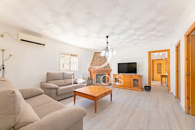 4 soveværelse Villa til salg i Vilamarxant / Villamarchante med swimmingpool garage - € 269.000 (Ref: 9869949)
