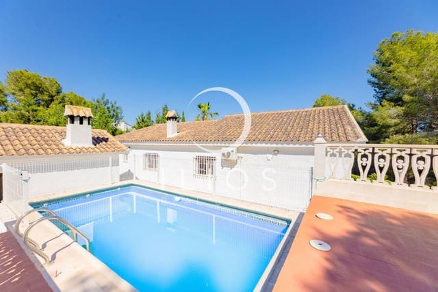 4 soveværelse Villa til salg i Vilamarxant / Villamarchante med swimmingpool garage - € 269.000 (Ref: 9869949)