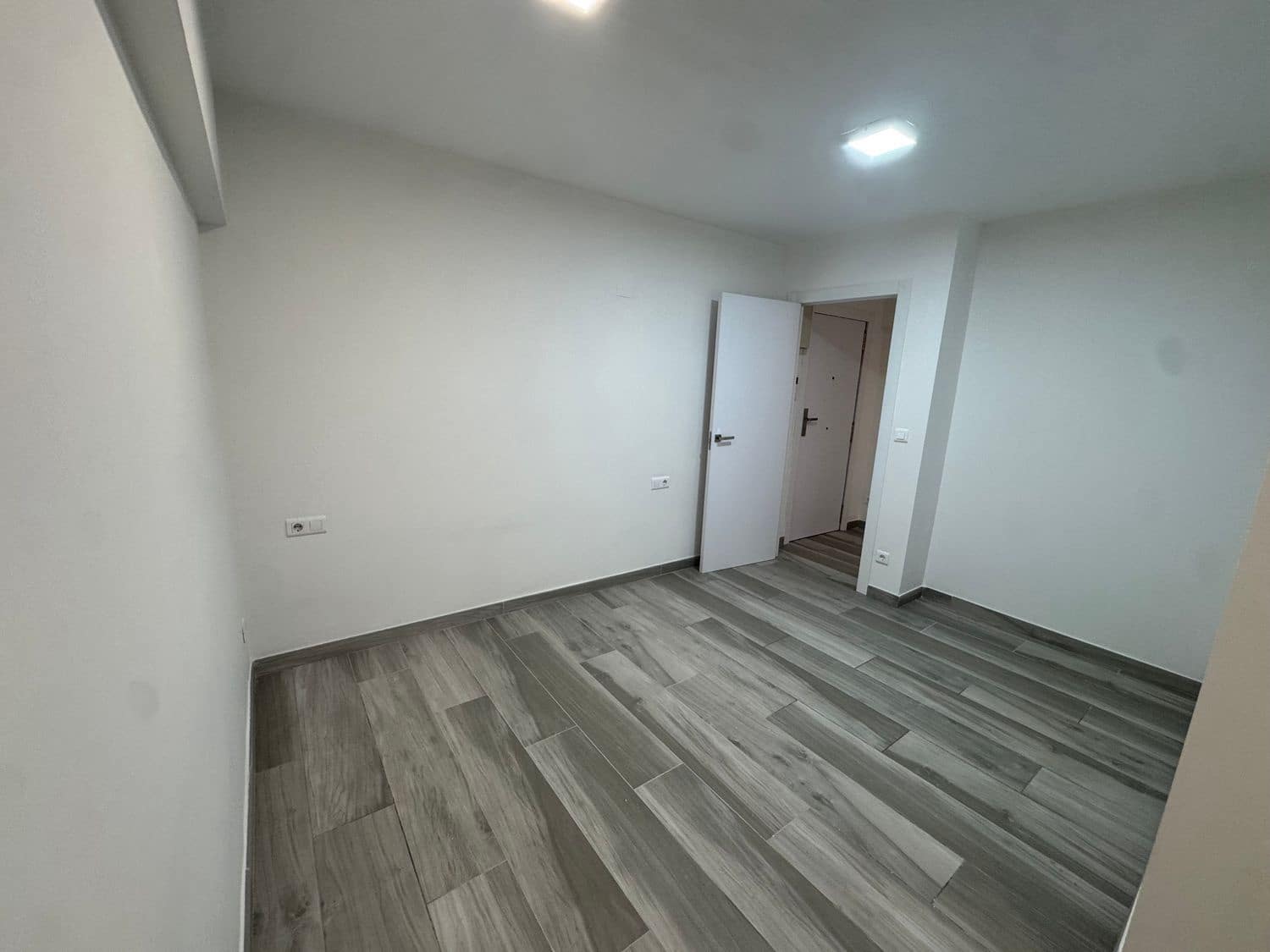 2 soverom Leilighet til leie i Valencia by - € 1 500 (Ref: 9869950)