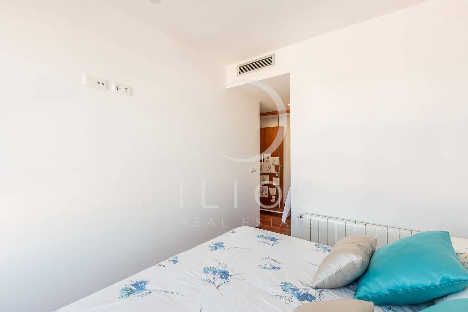 3 bedroom Apartment for rent in Mislata with garage - € 1,500 (Ref: 9901621)