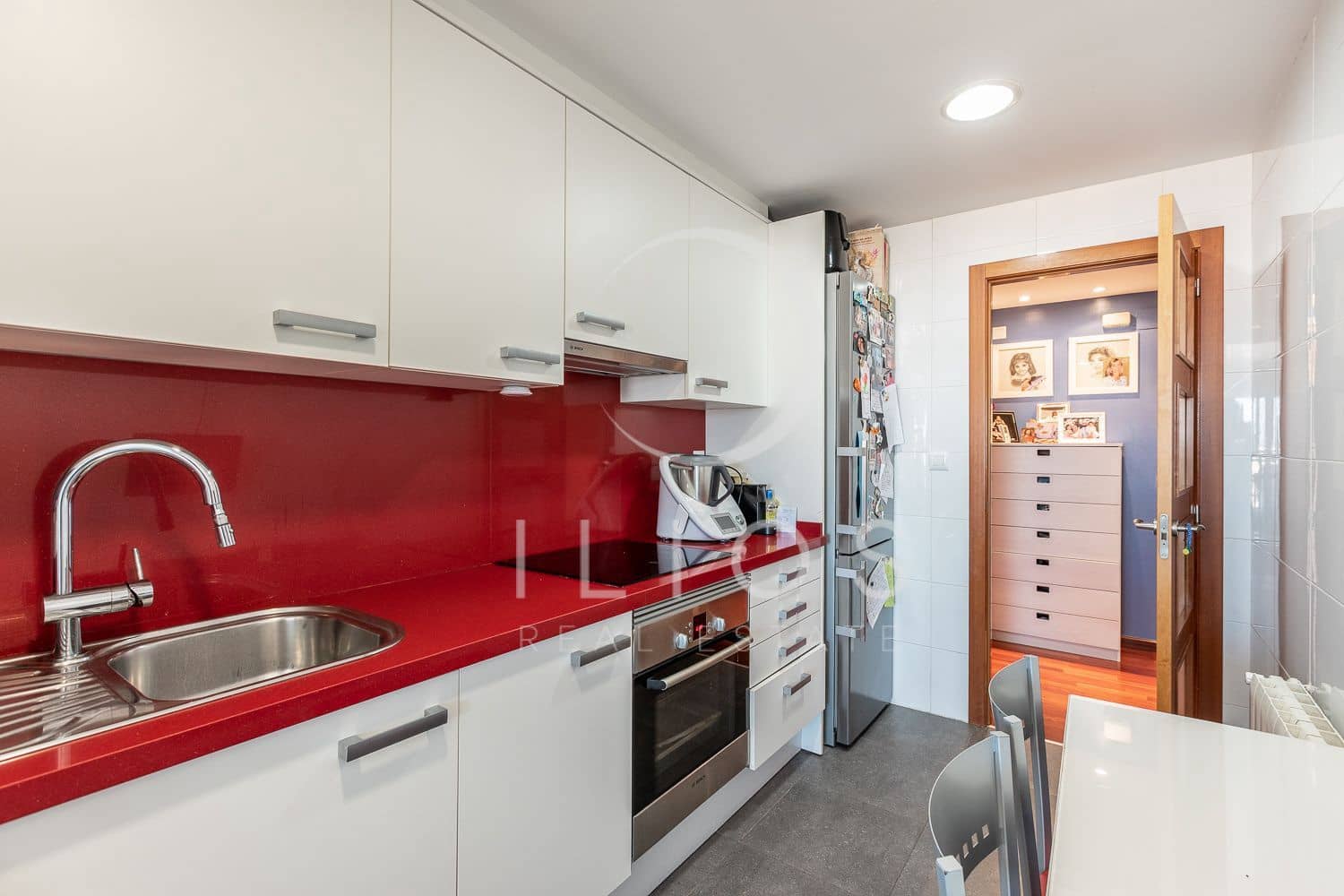 3 bedroom Apartment for rent in Mislata with garage - € 1,500 (Ref: 9901621)