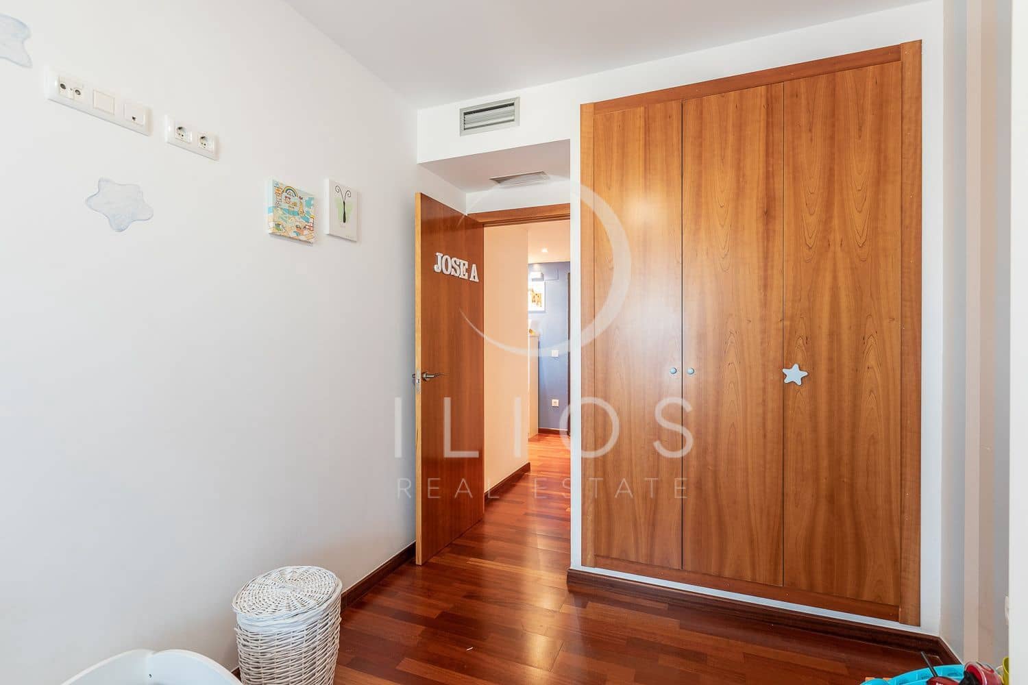 3 bedroom Apartment for rent in Mislata with garage - € 1,500 (Ref: 9901621)