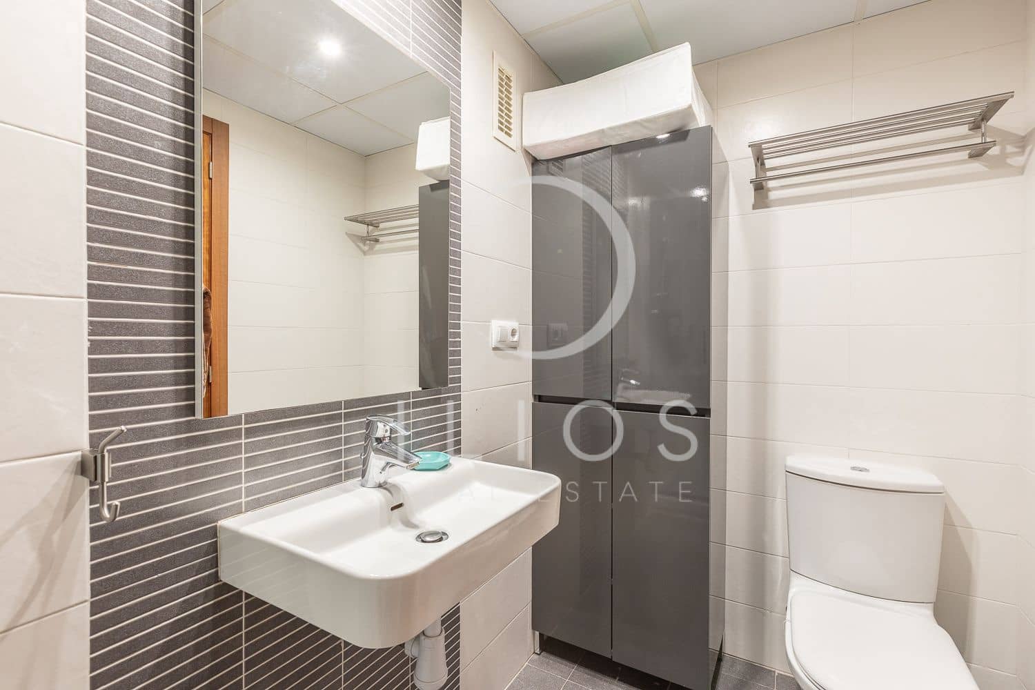3 bedroom Apartment for rent in Mislata with garage - € 1,500 (Ref: 9901621)