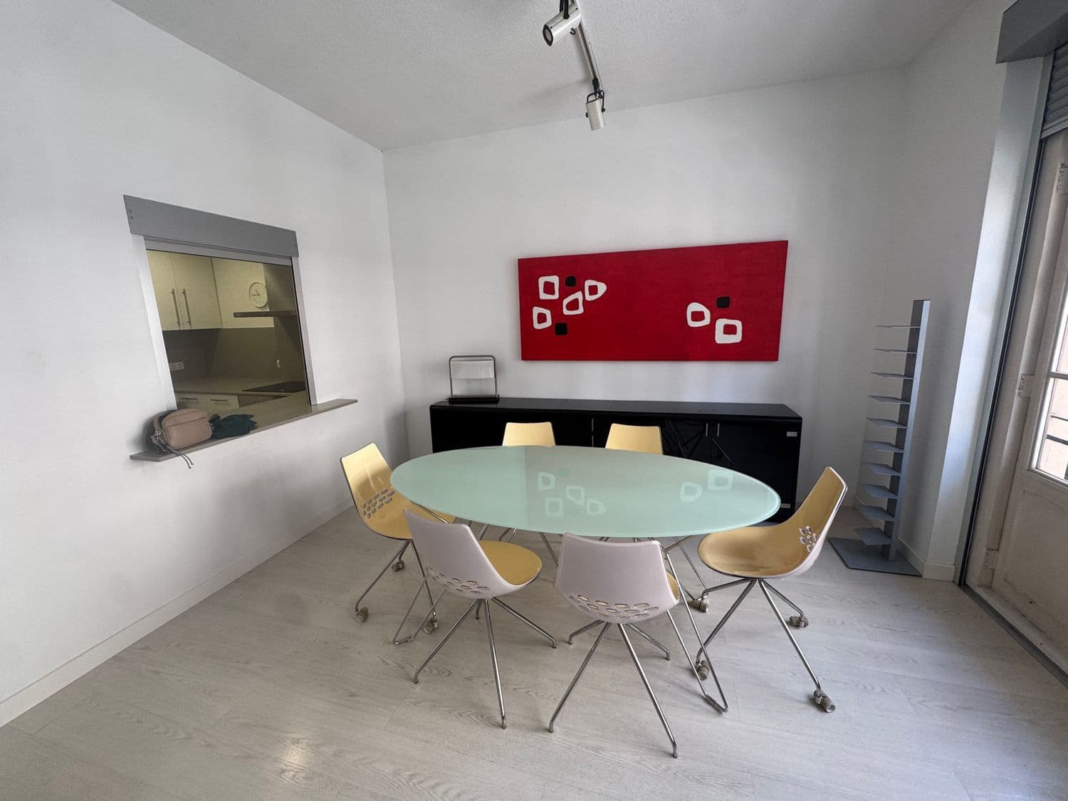 3 bedroom Apartment for rent in Valencia city - € 1,600 (Ref: 9939599)