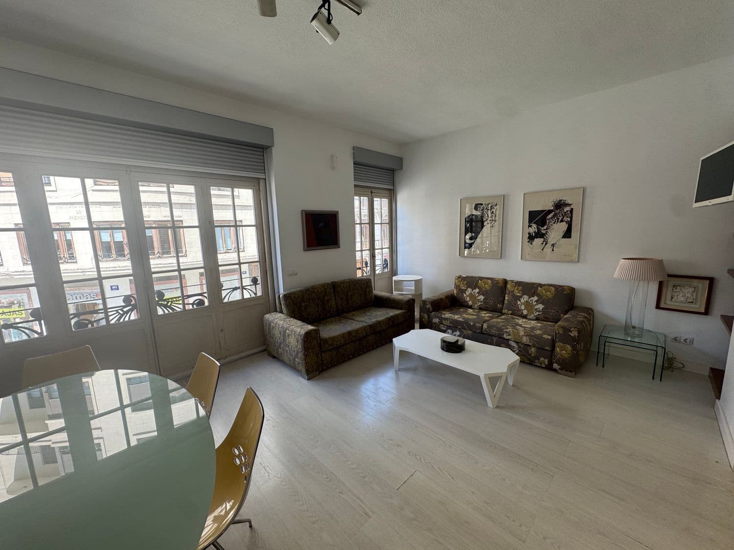 3 bedroom Apartment for rent in Valencia city - € 1,600 (Ref: 9939599)