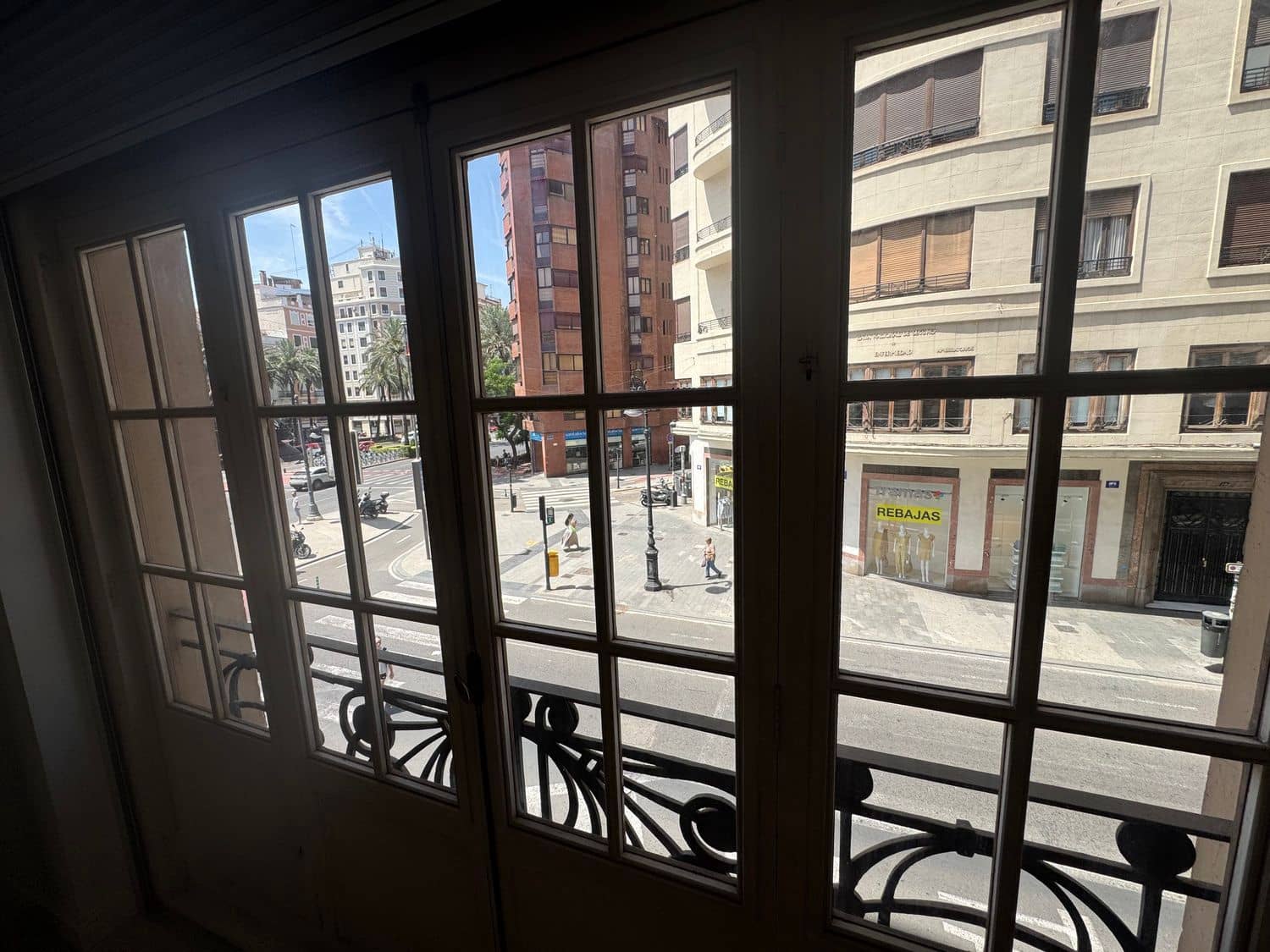 3 bedroom Apartment for rent in Valencia city - € 1,600 (Ref: 9939599)