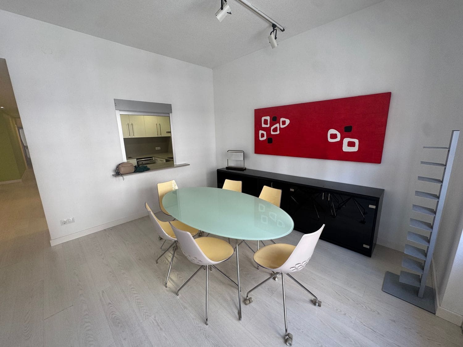3 bedroom Apartment for rent in Valencia city - € 1,600 (Ref: 9939599)