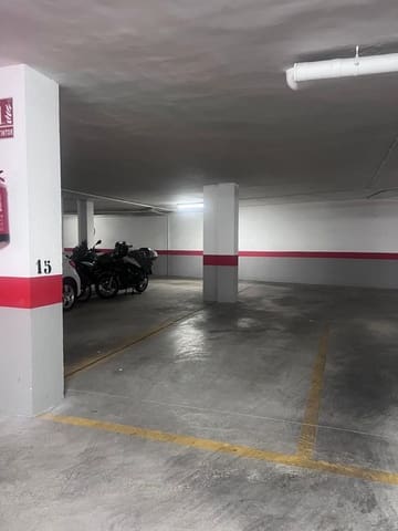 Autotalli vuokrattavana paikassa Arrancapins, Valencia kaupunki - 130 € (Ref: 9953904)