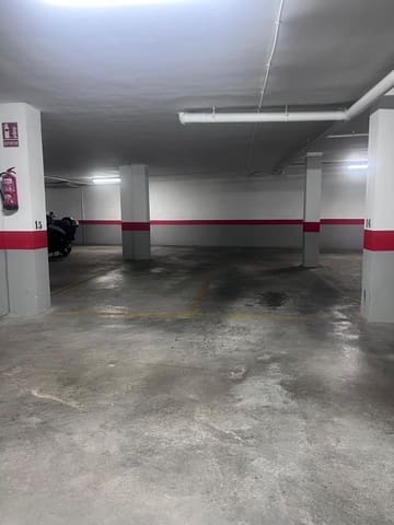 Autotalli vuokrattavana paikassa Arrancapins, Valencia kaupunki - 130 € (Ref: 9953904)