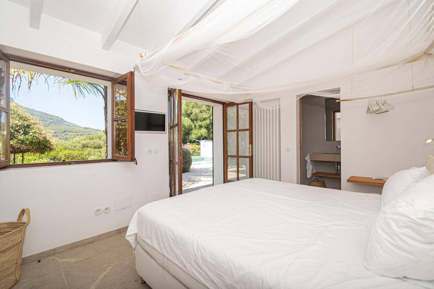 3 bedroom Villa for sale in Soller with pool garage - € 2,655,000 (Ref: 10051879)