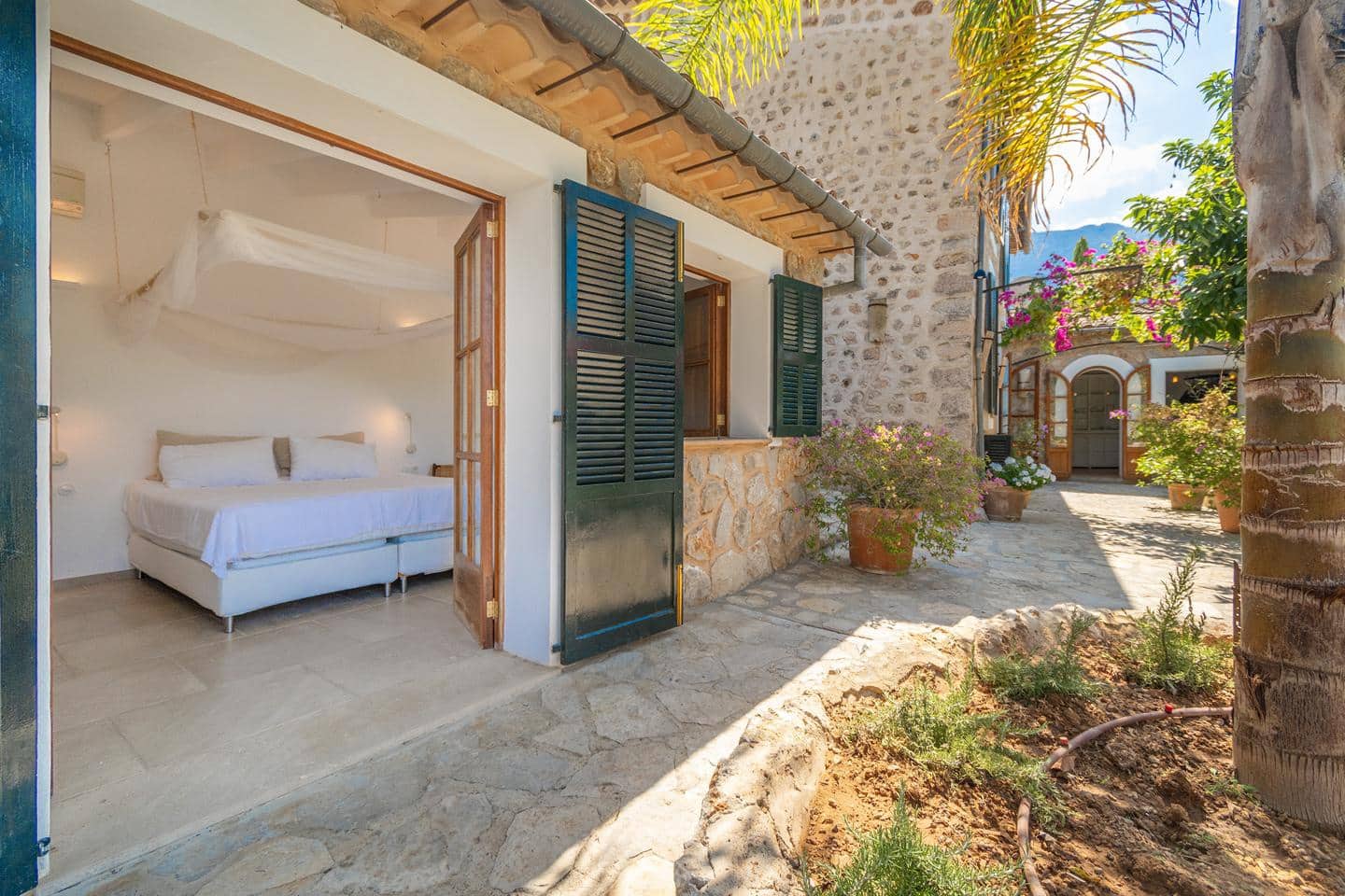 3 bedroom Villa for sale in Soller with pool garage - € 2,655,000 (Ref: 10051879)