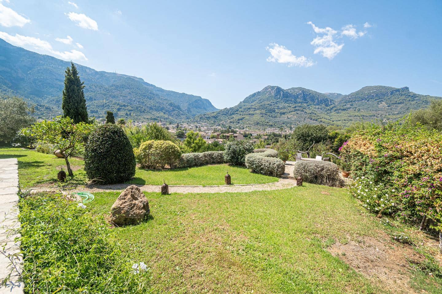 3 bedroom Villa for sale in Soller with pool garage - € 2,655,000 (Ref: 10051879)