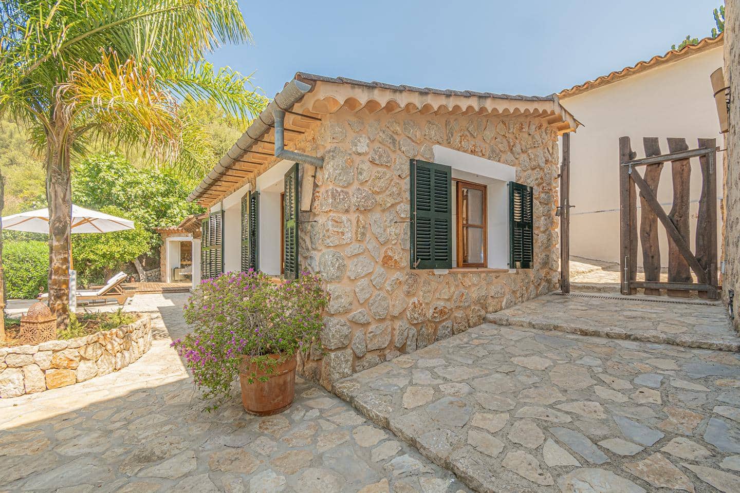 3 bedroom Villa for sale in Soller with pool garage - € 2,655,000 (Ref: 10051879)